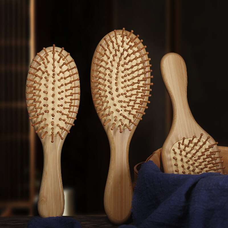 Brosse à cheveux pour femmes avec effet massant en bambou