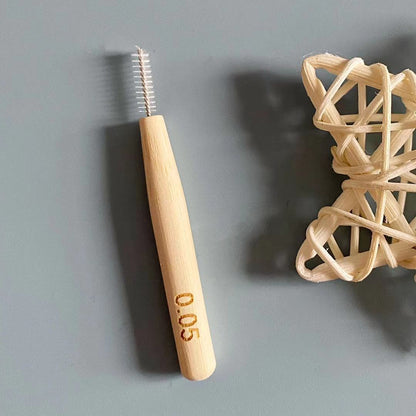30 brossettes interdentaires avec manche en bambou