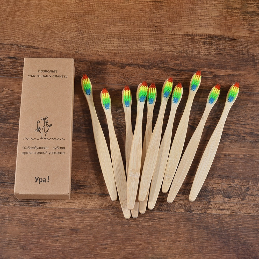 Ensemble de brosses à dents en bambou naturel