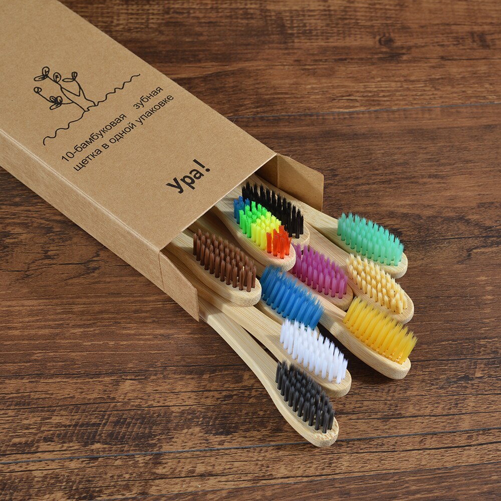 Ensemble de brosses à dents en bambou naturel
