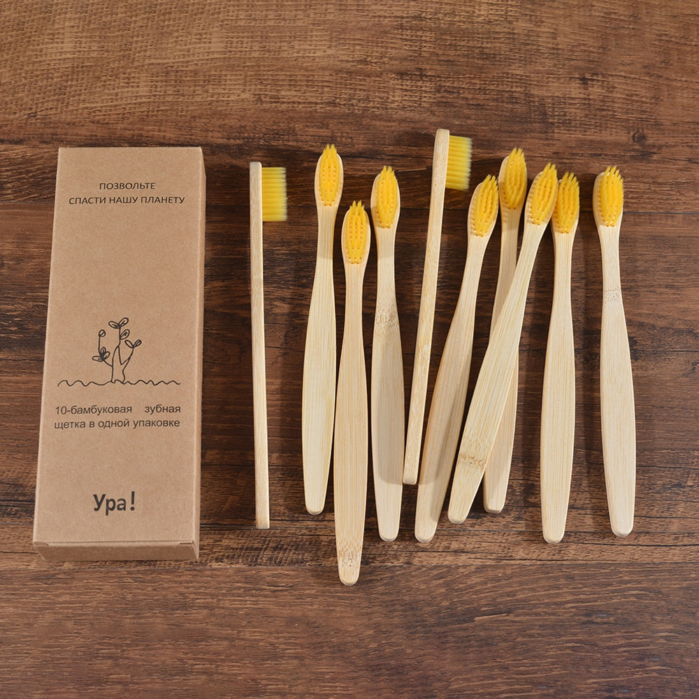 Ensemble de brosses à dents en bambou naturel