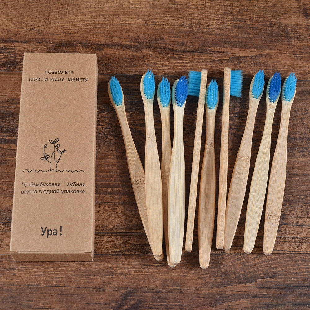 Ensemble de brosses à dents en bambou naturel