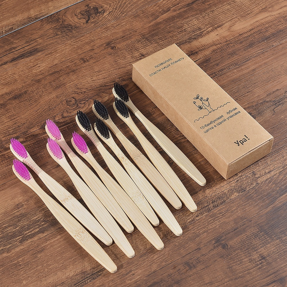 Ensemble de brosses à dents en bambou naturel