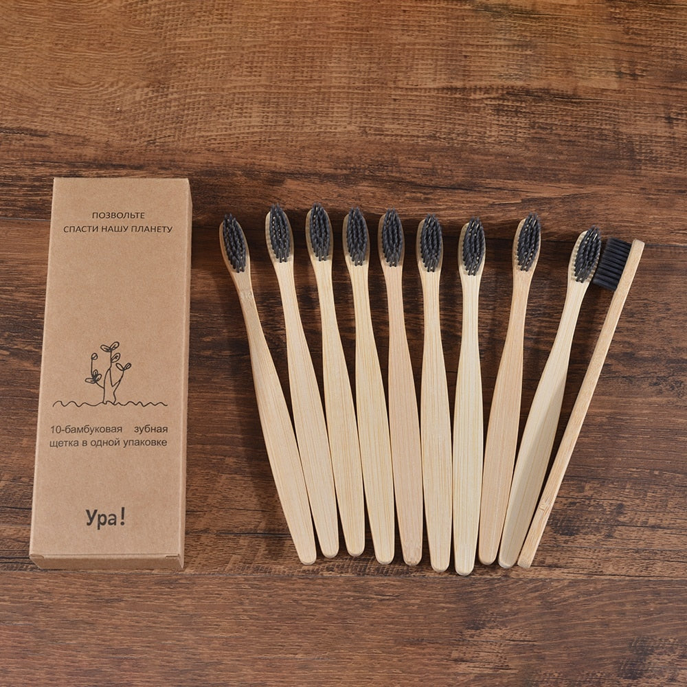 Ensemble de brosses à dents en bambou naturel