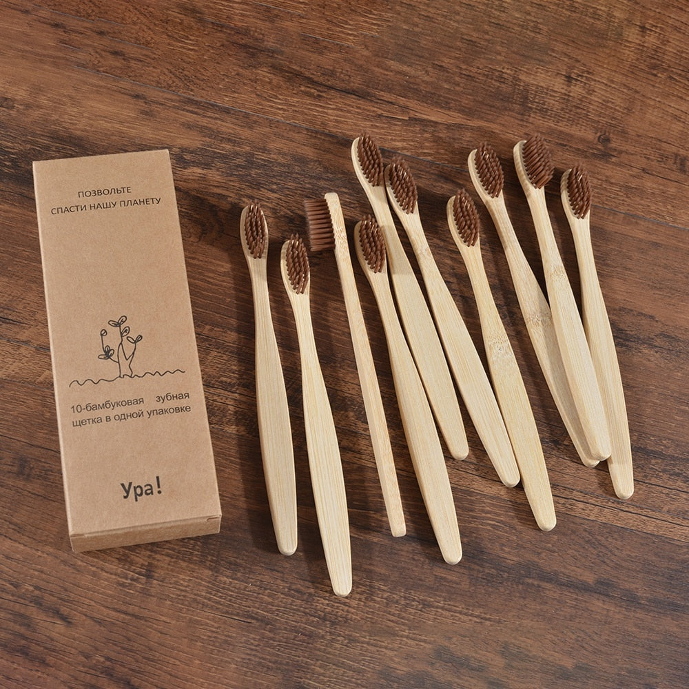 Ensemble de brosses à dents en bambou naturel