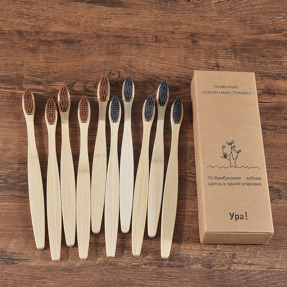 Ensemble de brosses à dents en bambou naturel