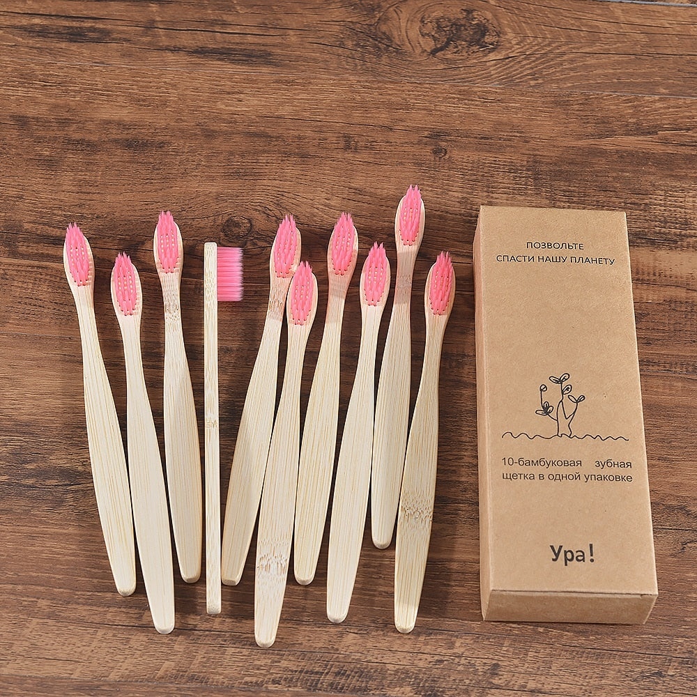 Ensemble de brosses à dents en bambou naturel